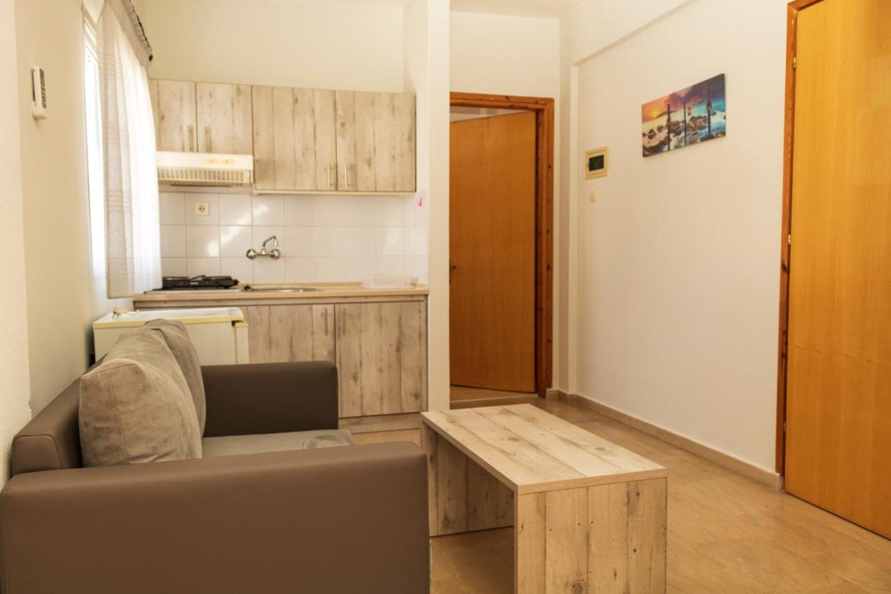 Vicky Apartment Hanioti Luaran gambar