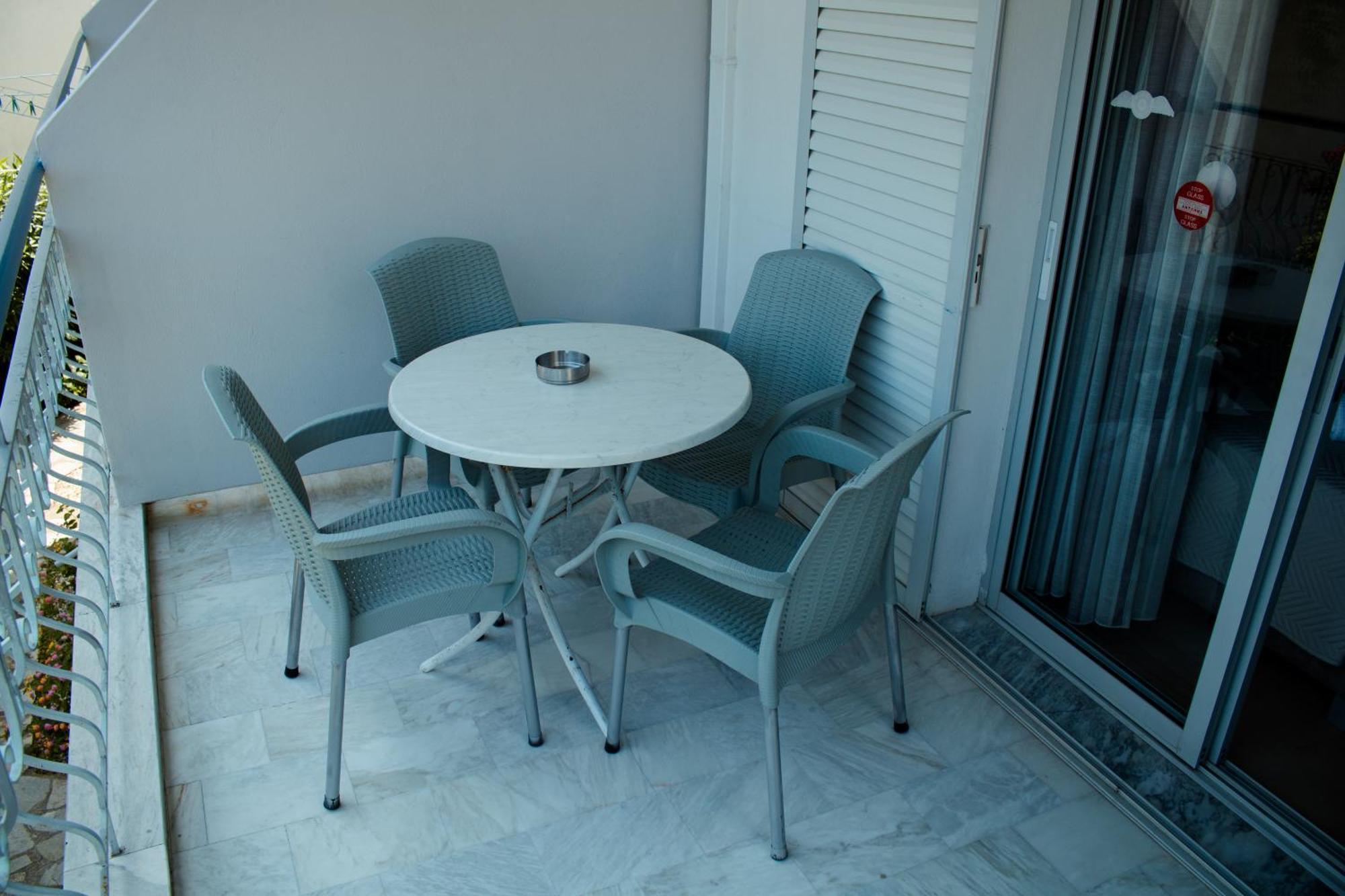 Vicky Apartment Hanioti Luaran gambar